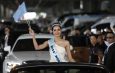 มงกุฎประวัติศาสตร์!! มหาชนคนไทยแห่รับขวัญ “โอปอล-สุชาตา” มิสเวิลด์คนแรกในรอบ 75 ปี แน่นสุวรรณภูมิ